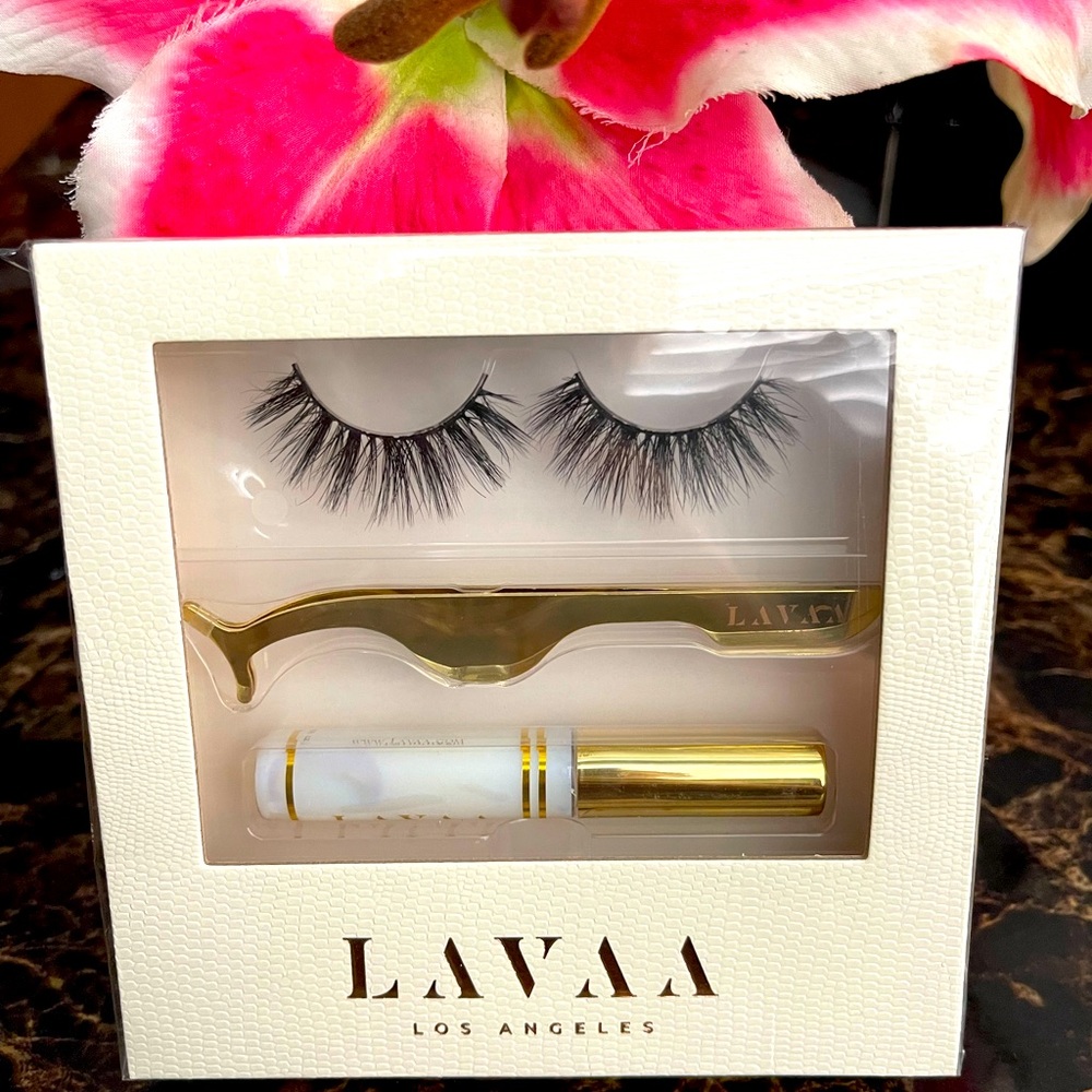 New Release!!! Lavaa Flirty Lash Set
